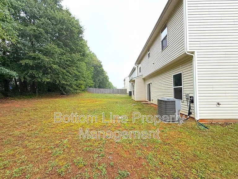 1321 Waylon Ave — Photo 21