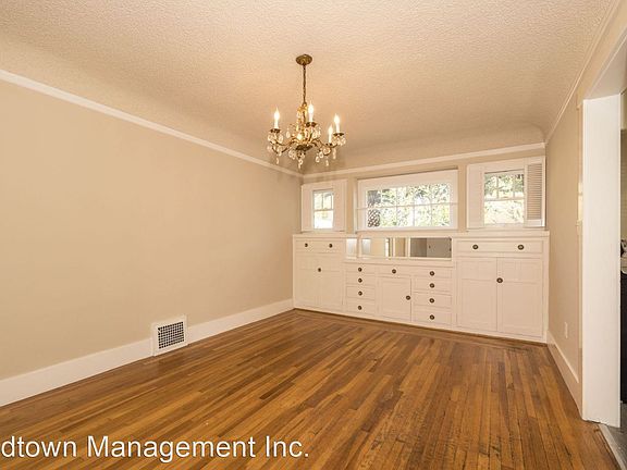 5th image of 1919 Emerson St