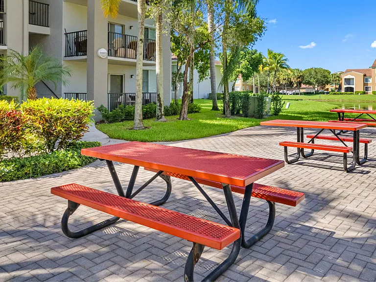 Tamarac FL apartments For Rent | Coral Vista Luxury Apartments | Apartments near Coral Springs