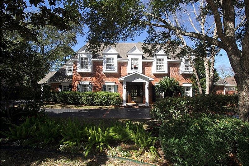 1st image of 619 Stoneleigh Dr