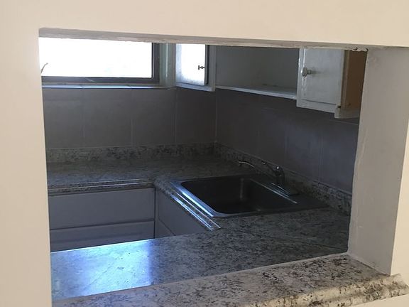 3rd image of 12609 NE 13th Ave APT 11