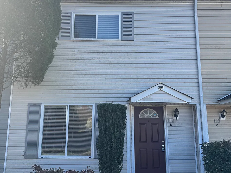 152 Jenness Ln #B