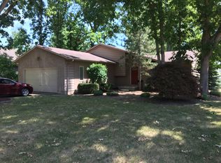 785 Terra Ln, Amherst, OH 44001