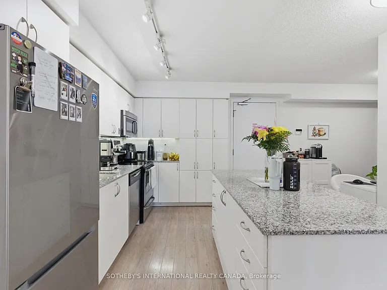 800 Lawrence Ave W #304 — Photo 3