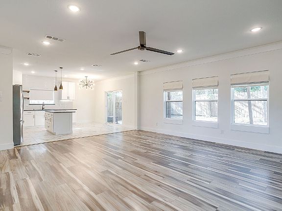 3rd image of 2921 Gipson St