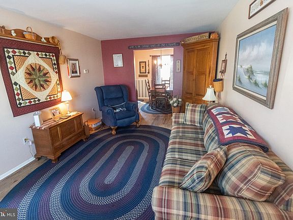 4th image of 7 Sherwood Ct