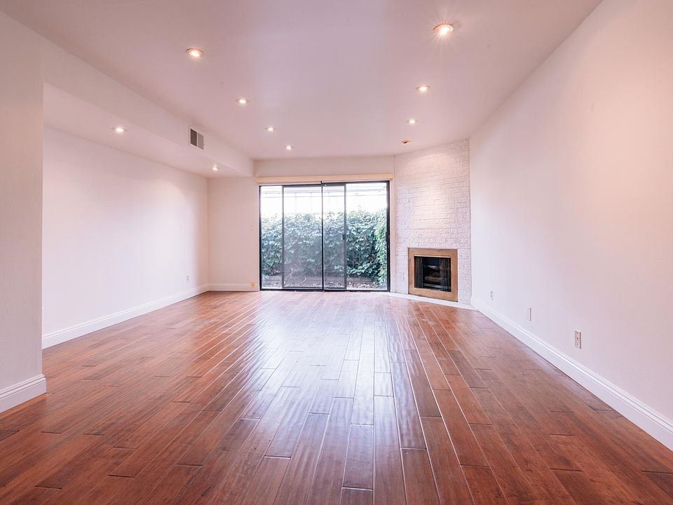 1st image of 1805 S Barrington Ave APT 10