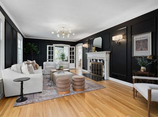 1999 Collingswood Rd, Upper Arlington, OH 43221