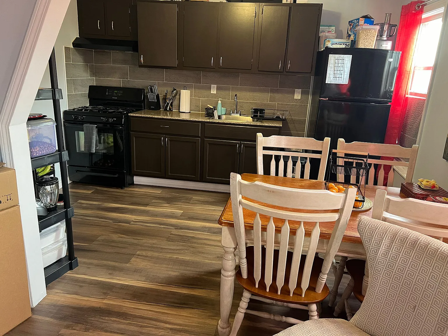 1 bed, 700 sqft, $1,300 — Photo 2