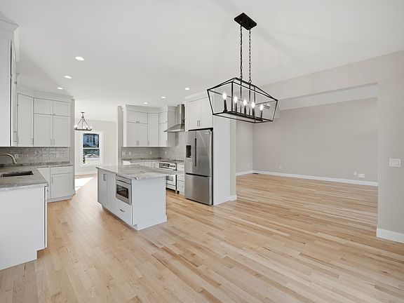5th image of 130 Lindenridge Rd