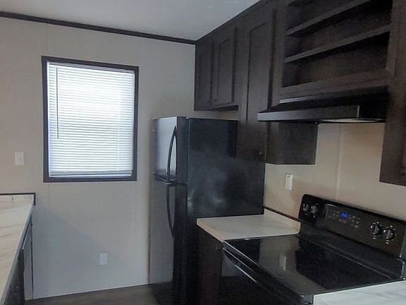 3rd image of 1000 Dickinson Mobile Home Park Lot 135