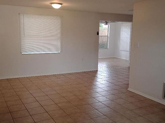 3rd image of 3136 Merita Dr