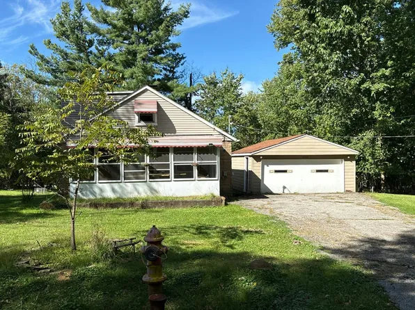 16700 Kent St, Chagrin Falls, OH 44023
