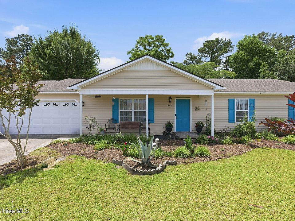 1st image of 607 Darkwood Drive