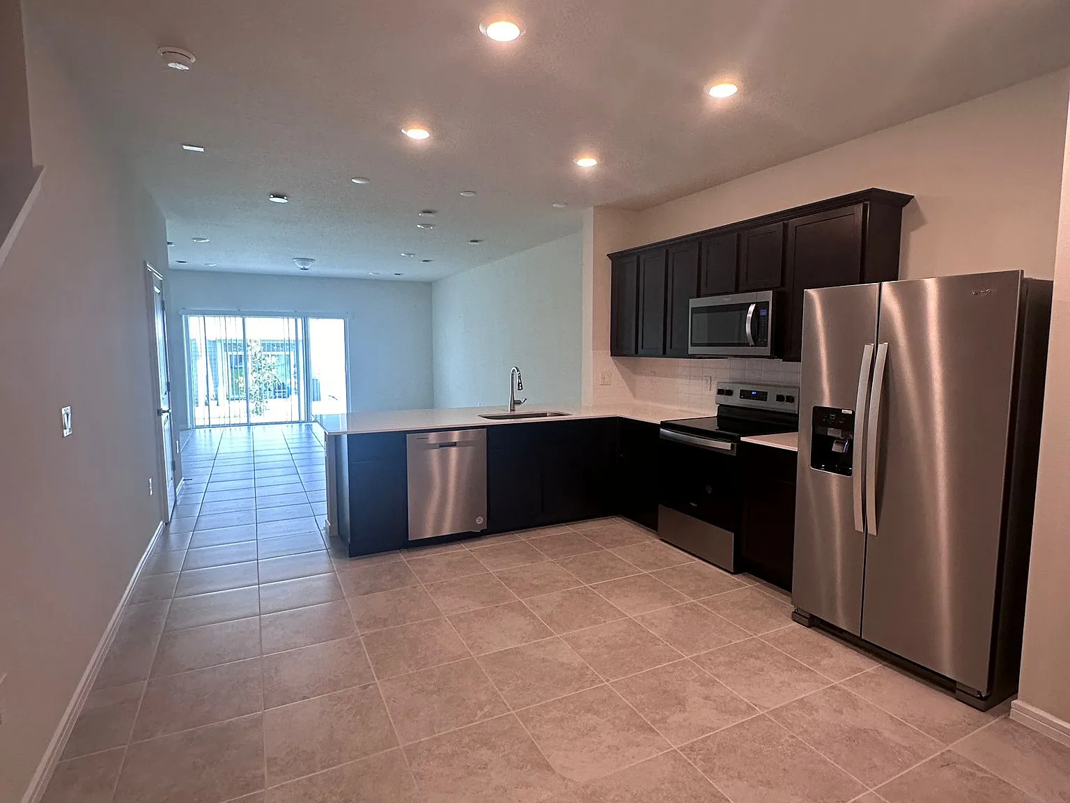 3 bed, 2.5 bath, 1699 sqft, $2,150 — Photo 3