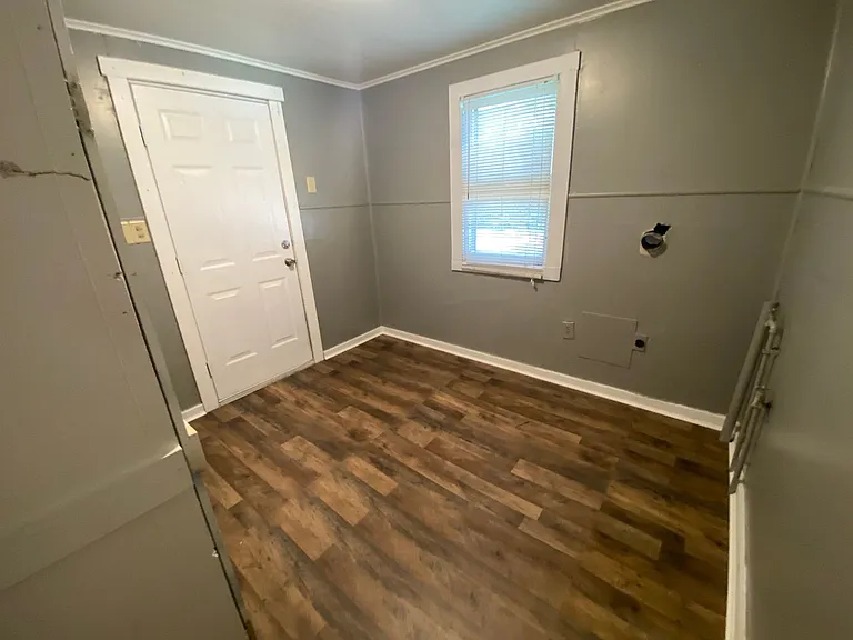 710 W Chicago St — Photo 11