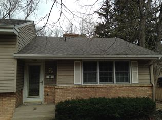 2416 Highcrest Rd, Rockford, IL 61107