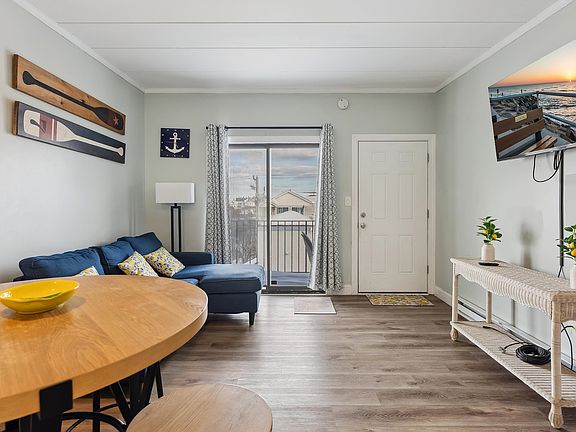 5th image of 3201 Atlantic Ave #310