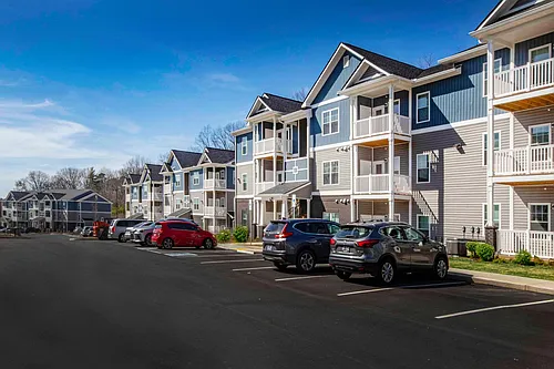 Farragut Pointe Photo 1