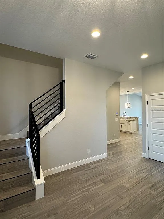 3 bed, 2.5 bath, 2008 sqft, $2,795 — Photo 4