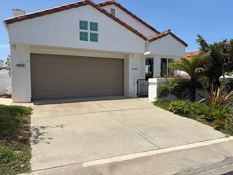 4968 Lamia Way — Photo 1