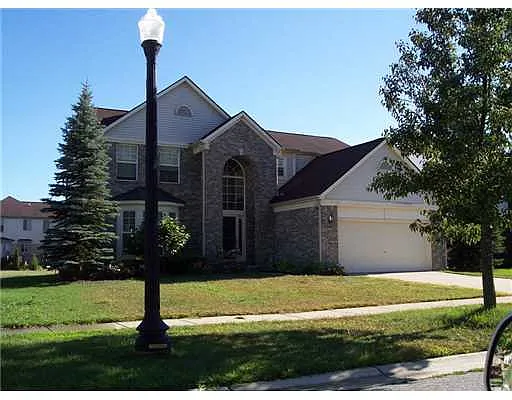 8796 Trillium Dr photo 1