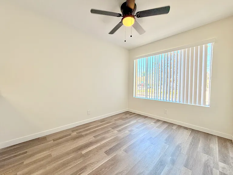 120 W Grand Ave #102 — Photo 3