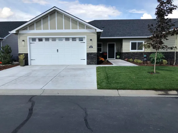 209 Skyhawk Dr, Eagle Pt, OR 97524