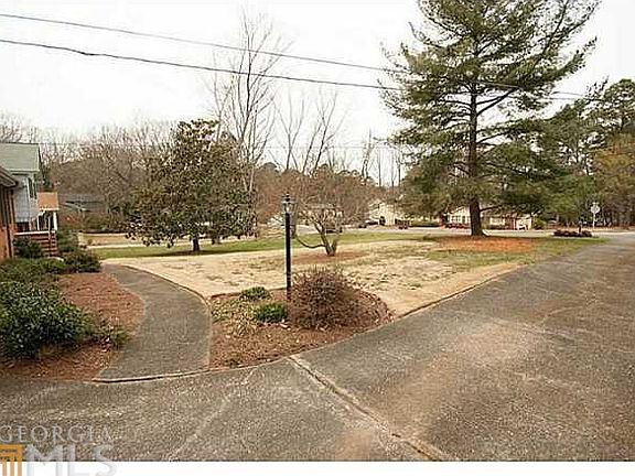 3rd image of 2754 Amberly Way