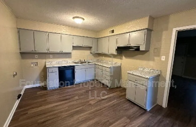 3214 Mario St — Photo 10