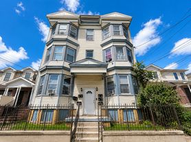 733 S 18th, 3 Bed and 1 and half Bath