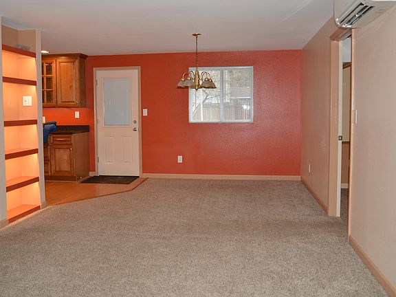 Dining Area - 10' x 13'