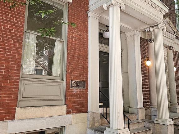 2nd image of 10 W Madison St #1