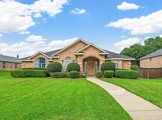 733 Regalwood Dr, Desoto, TX 75115