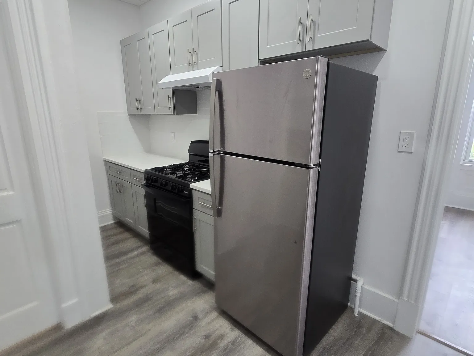 2 bed, 1.5 bath, 900 sqft, $2,700 — Photo 1