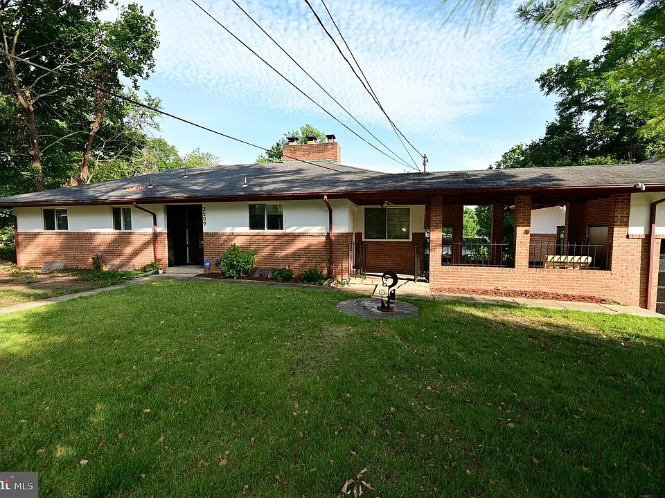 2509 Eliot Pl