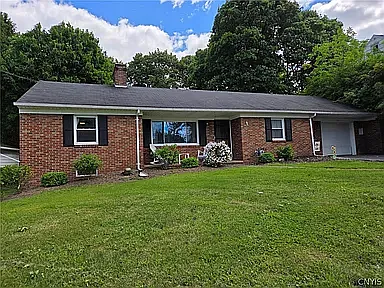 3 bed, 1344 sqft, $2,350 — Photo 2