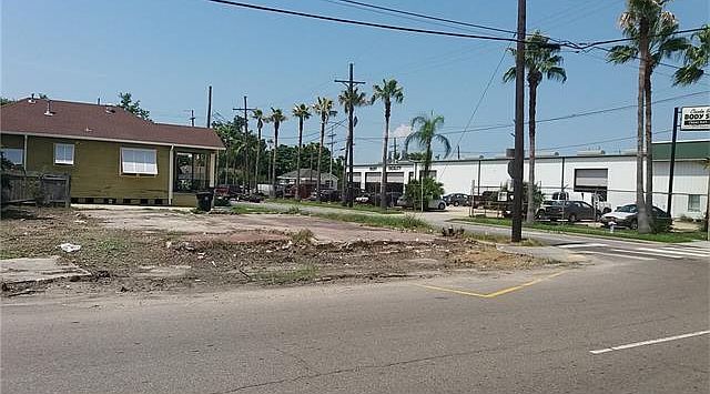 1st image of 2044 Poland Ave