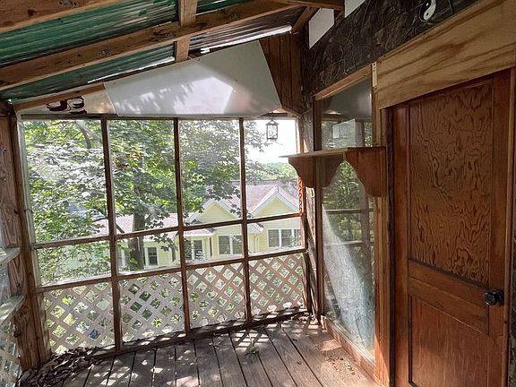 5th image of 7213 Deborah Dr