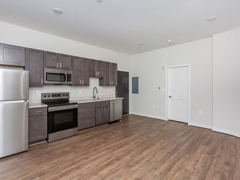 815 Park Ave — Photo 24