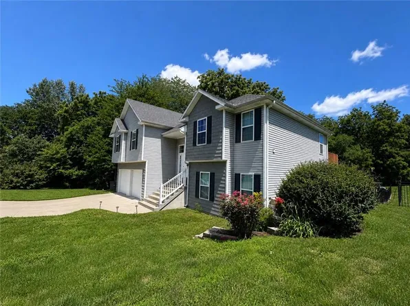 4707 Brookstone Dr, Saint Joseph, MO 64507