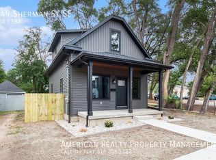 749 Sherman St SE, Grand Rapids, MI 49503