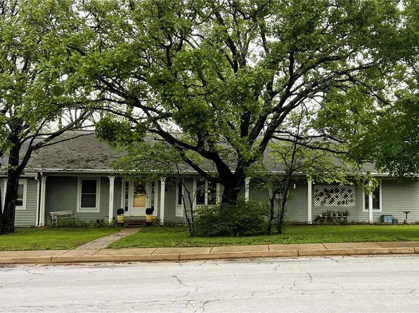 1331 California Dr, Rolla, MO 65401