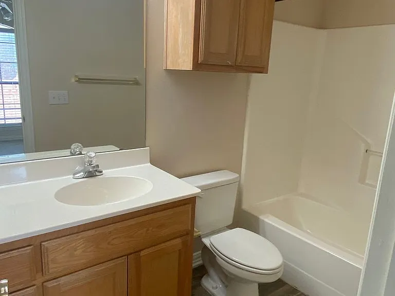 2204 N Carroll Blvd #1 — Photo 16