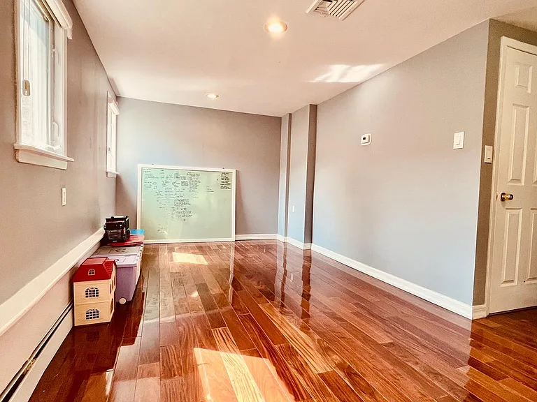 210 Birchwood Park Dr — Photo 16