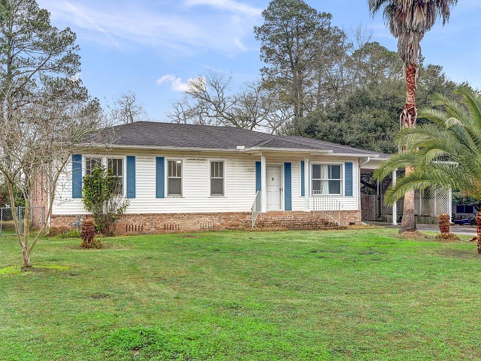 1st image of 130 Whispering Oaks Dr