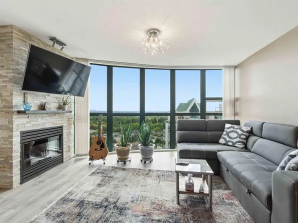 1199 Eastwood St #1903, Coquitlam, BC V3B 7W7