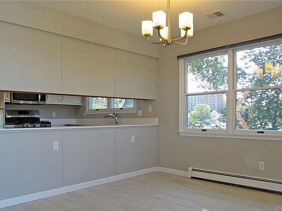 4th image of 7 Clinton Pl Floor 2
