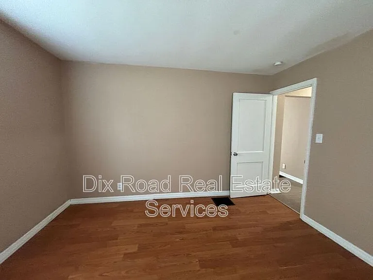 1110 Ellen Dr — Photo 11
