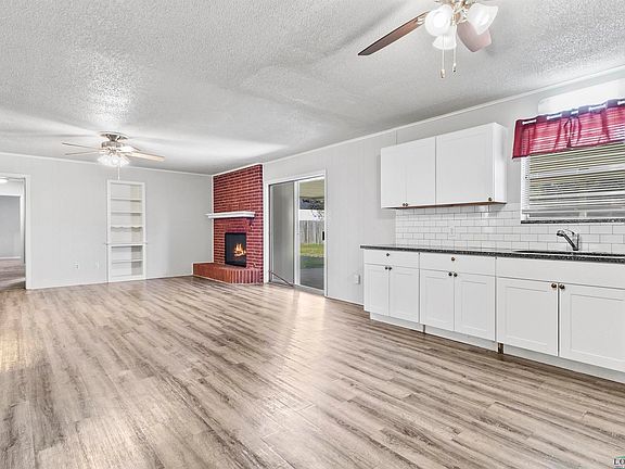 5th image of 2804 Amberwood Dr